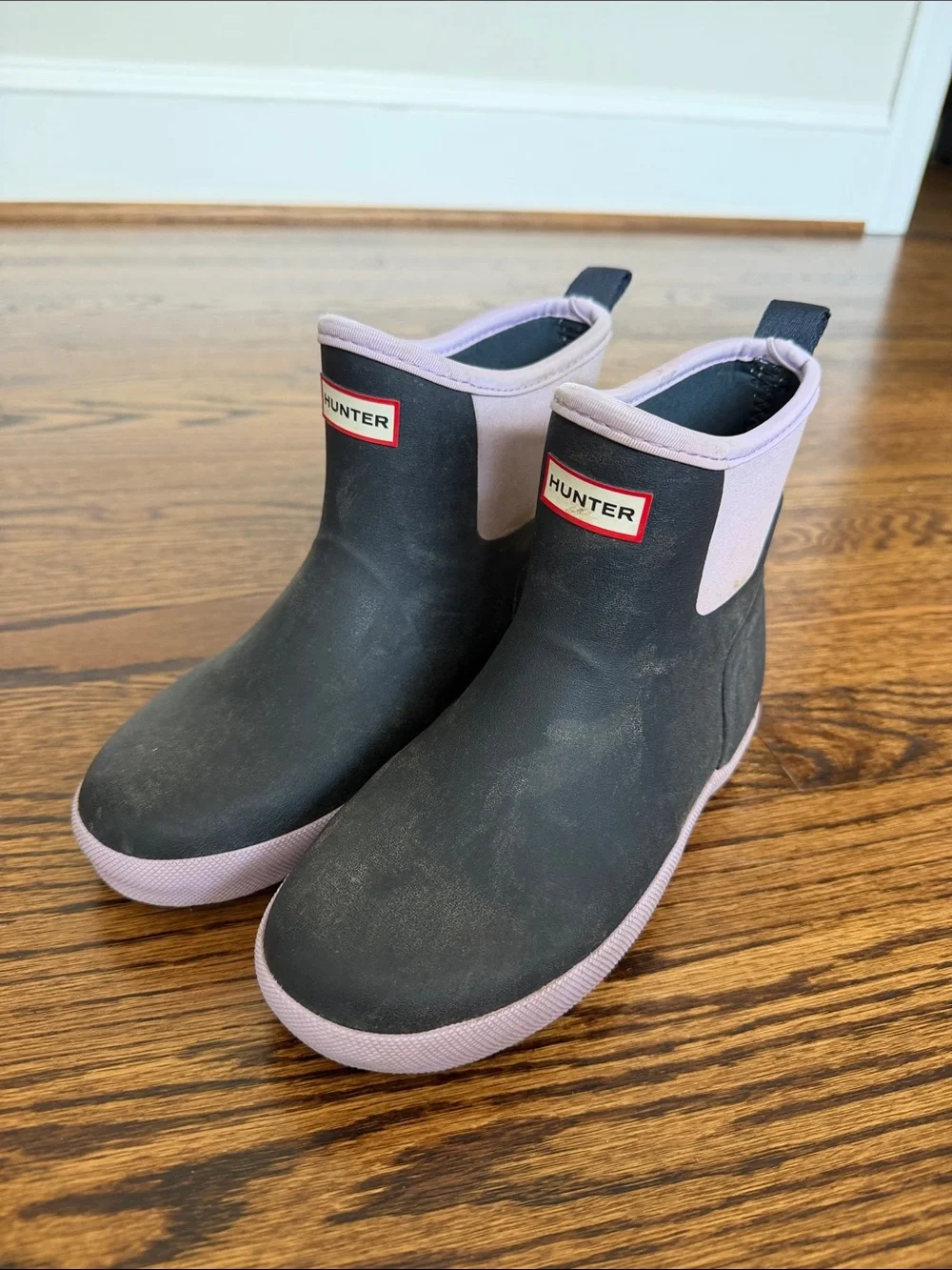 Hunter Kids Chelsea Rain Boots sz 2/3 - Navy w lavender trim